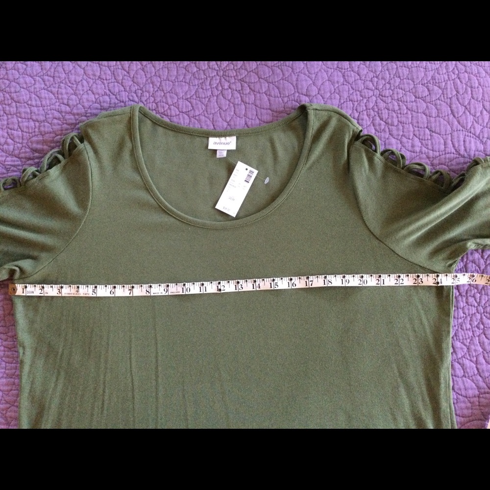NWT Avenue Short Sleeve Tee - Picture 2 of 6